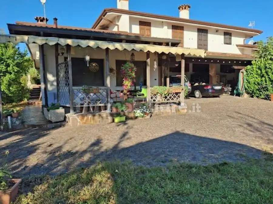 Villa unifamiliare a San Vito al Torre, foto principale dell’annuncio
