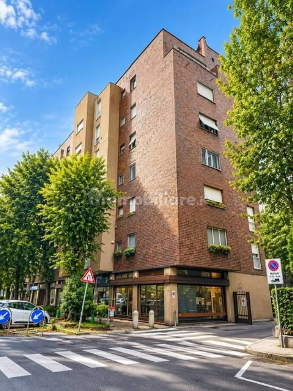 Apartment in Cesano Boscone: Exterior (1/16)
